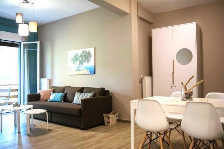 אתונה Chic And Minimal Apartment Close To Thissio Metro מראה חיצוני תמונה