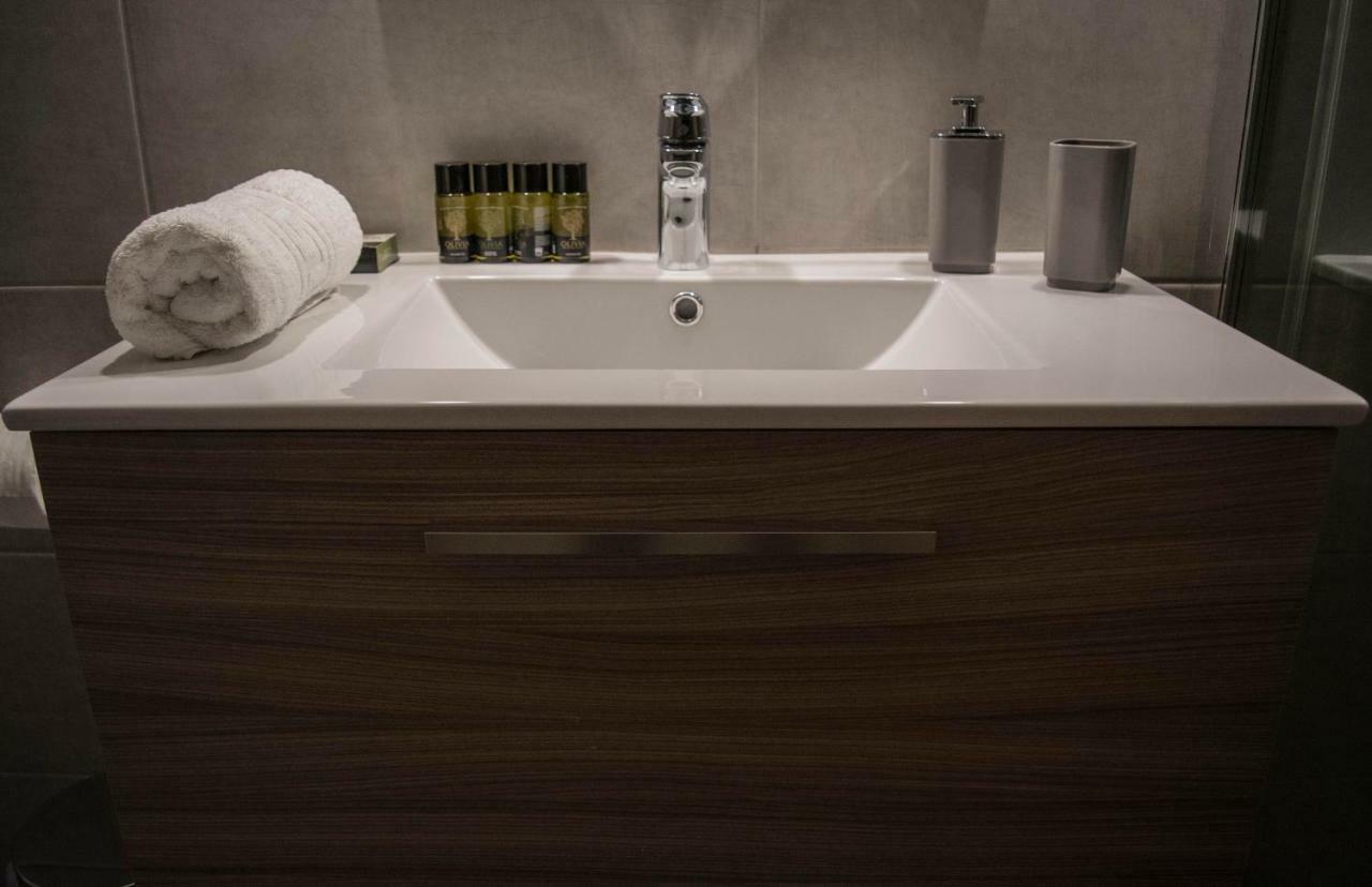 אתונה Chic And Minimal Apartment Close To Thissio Metro מראה חיצוני תמונה